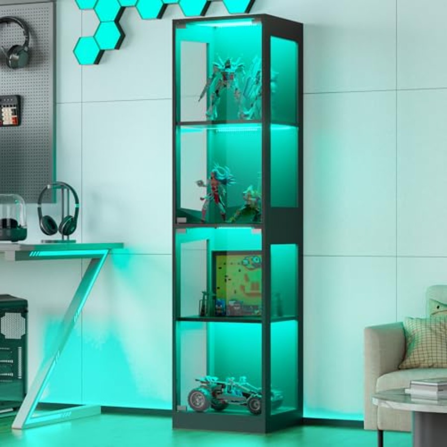Glass Cabinet Display - リビングルームやプレイルーム用のRGBライト付きガラスディスプレイキャビネット：透明なガラス扉が付いた4段のキュリオシェルフ、理想的なアイテムです。